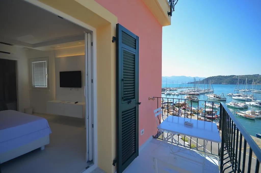 Al Molo Sea View Rooms-1